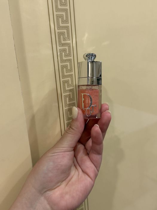 Олійка Dior у новому форматі 077