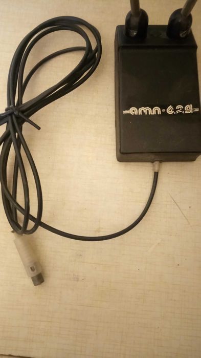 Антенна комнатная выдвижная.