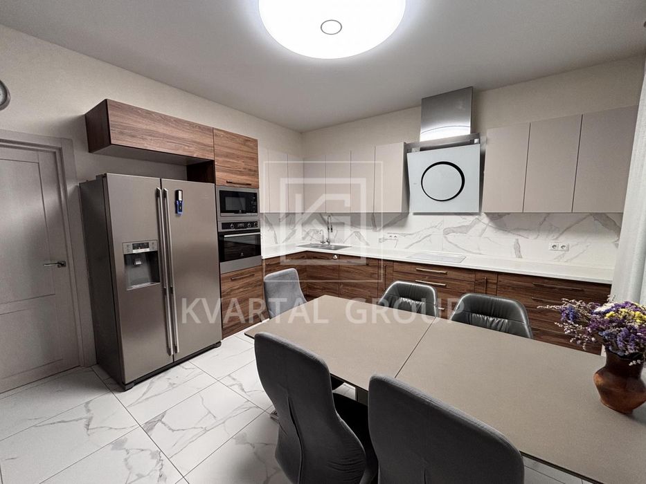 Сучасний будинок 190 м² на ділянці 10 соток, Лісова Буча