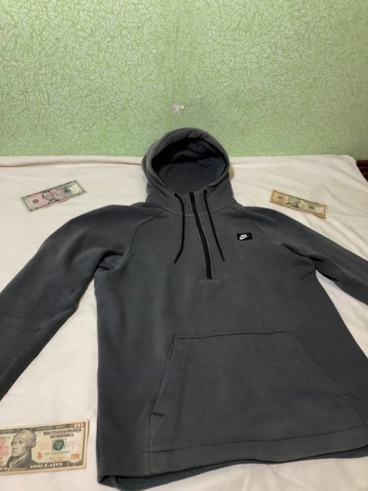 Продам кофту NIKE