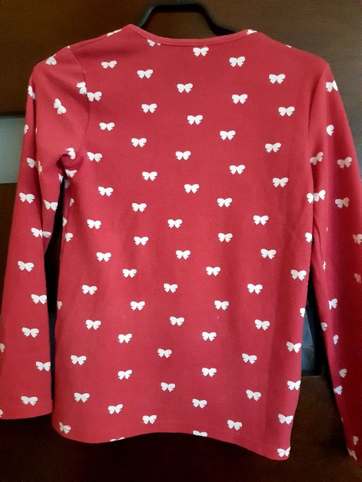 Czerwony sweterek w kokardki Carry 146