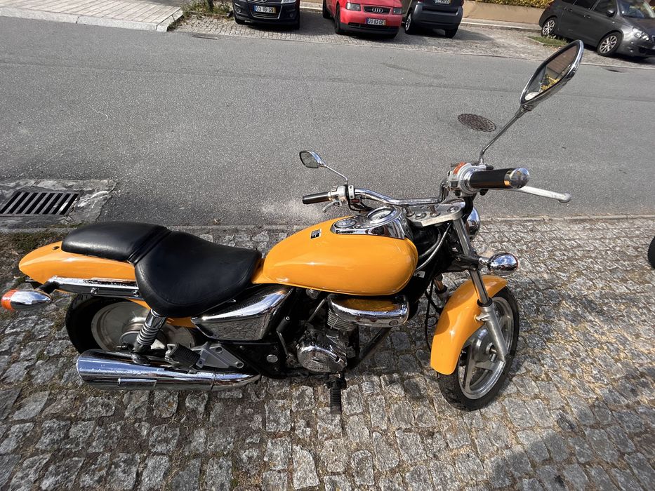 Moto Daelim VT 125