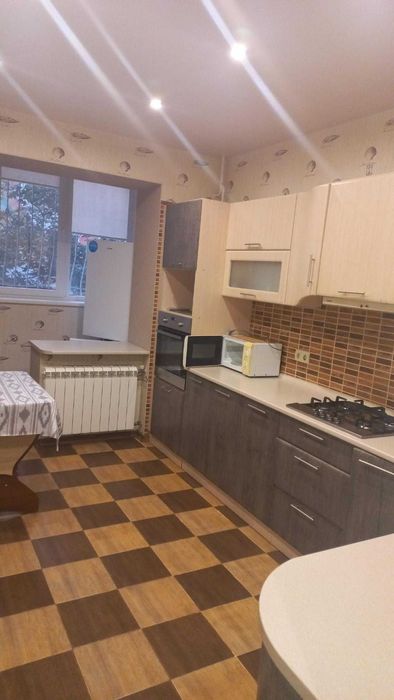 Продам 1 ком. квартиру , ул. Высоцкого , газовый дом