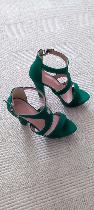 Sandálias de cor Verde