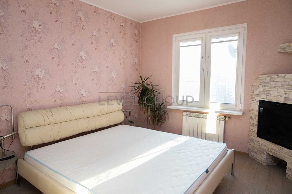 Продаж двохкімнатна квартира Виноградар з ремонтом недорого без% Київ