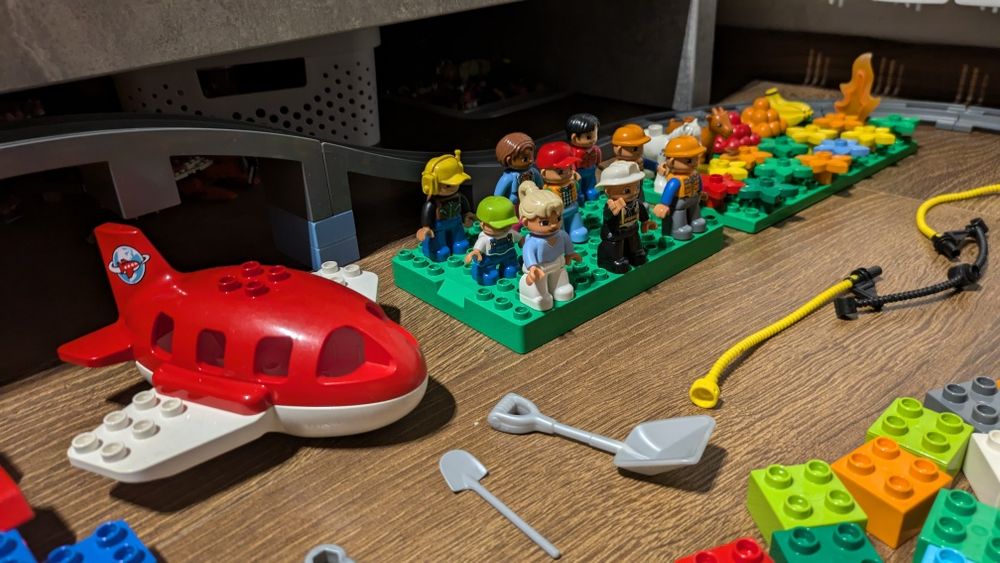 LEGO duplo-duży zestaw z kilkoma modelami