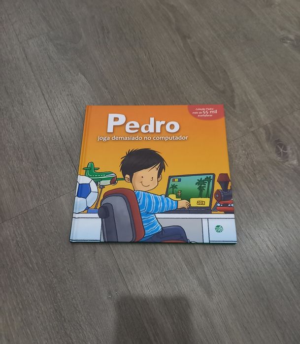 Livro Pedro joga demasiado no computador