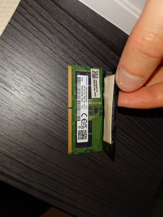 Оперативна пам'ять для ноутбука Samsung SO-DIMM DDR5 8GB 4800 MHz
Об'є