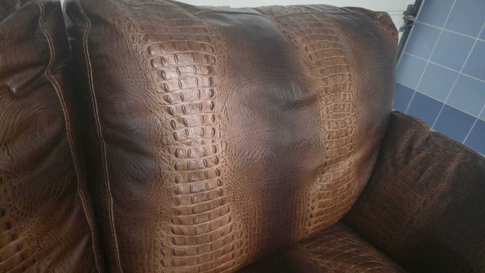 Sofá castanho Brianform 2 lugares, Novo
