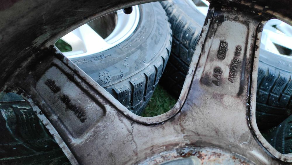 Felgi aluminiowe Audi R17 5x112 **Opony zimowe**