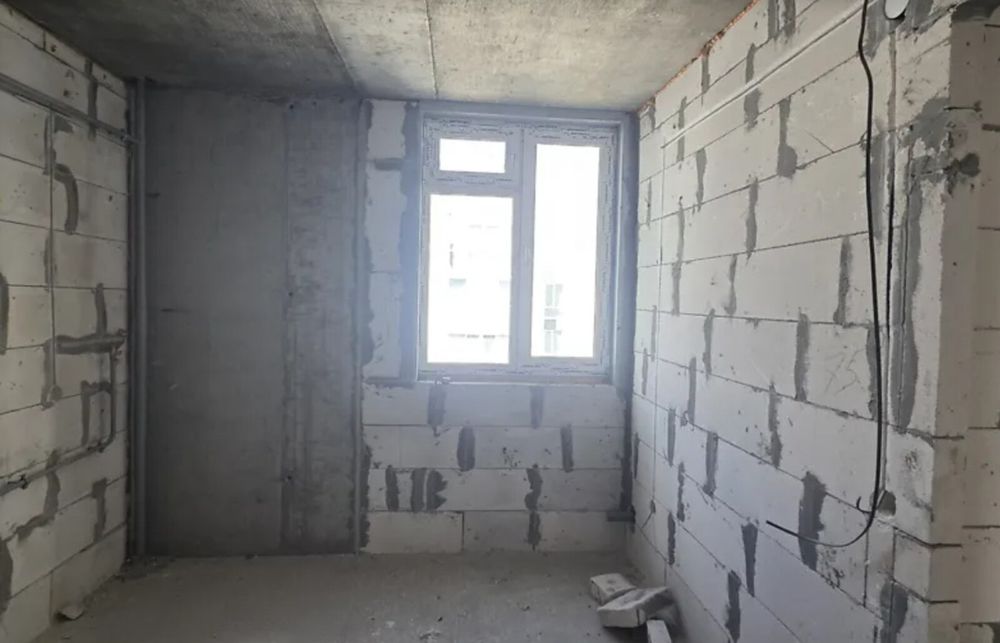 Продаж 2к квартири 69 кв. м на вул. Білогірська