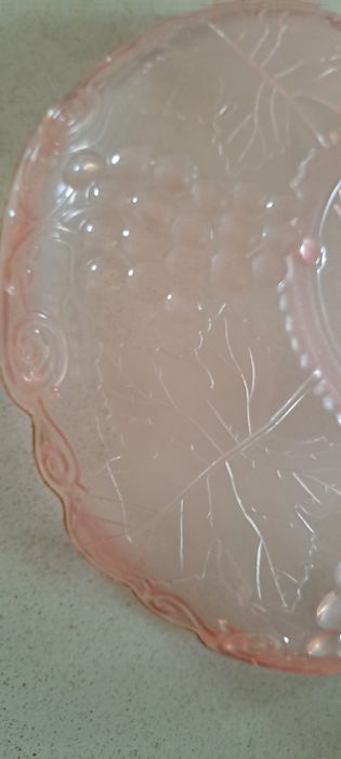 Prato/ fruteira em acrilico rosa