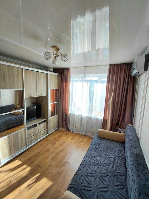 Продаж великої кімнати з водою та ремонтом.