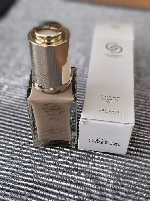 Podkład Giordani Gold Eternal Glow Foundation