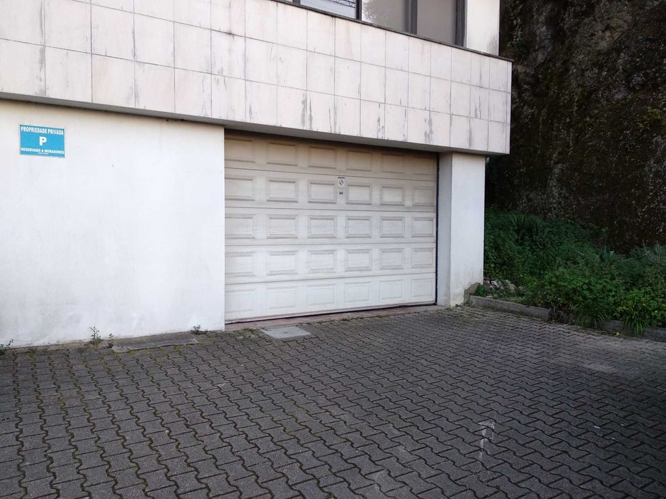 Arrendo garagem na cidade de Leiria