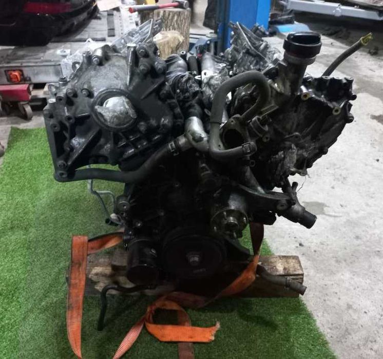 Двигун Nissan Navara D40 3.0 dCi V9X в зборі з навісним обладнанням