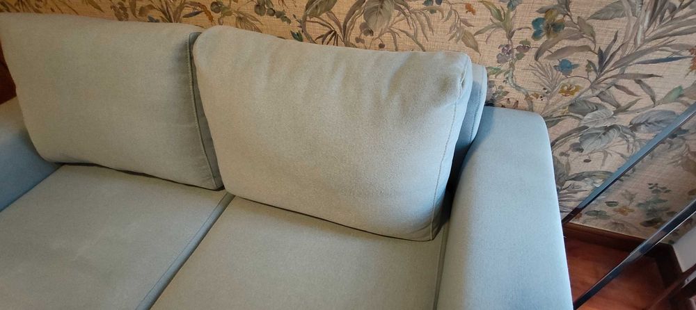 Sofá cama novo com cama normal fácil de abrir