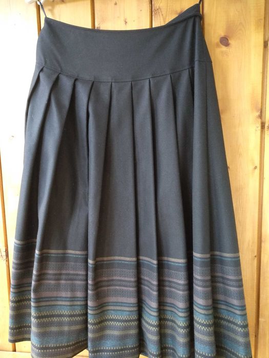 Спідниця тепла, чорного коляру