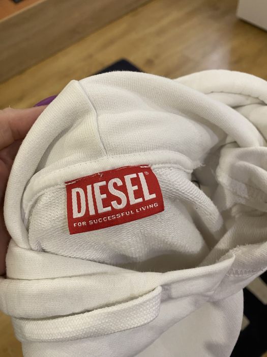 Худи Diesel, белого цвета.