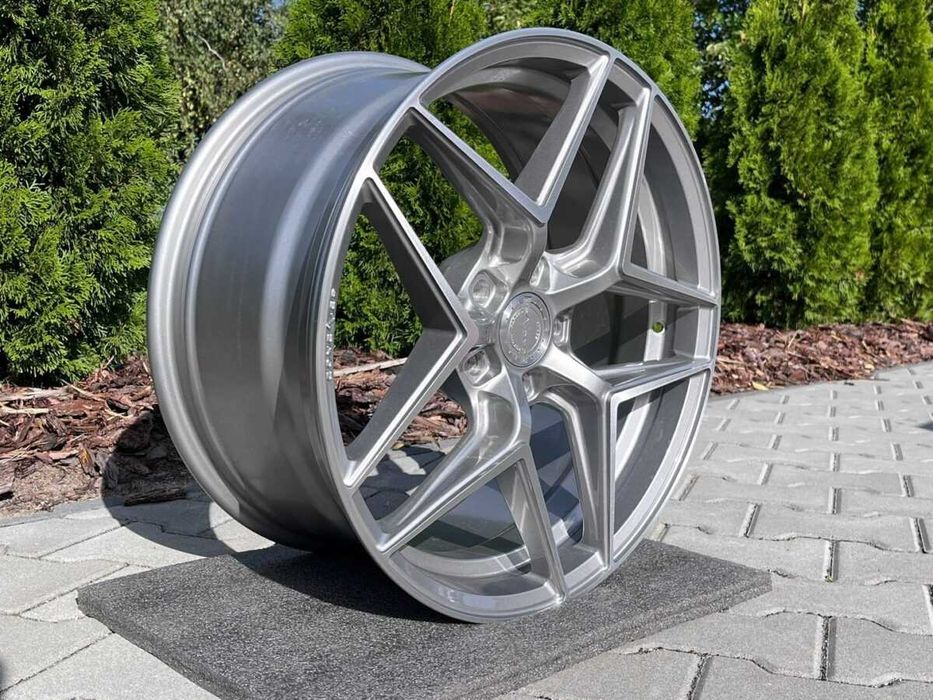 Felga aluminiowa Concaver CVR2 19″ 9J ET30 5×112 Brushed Titanium