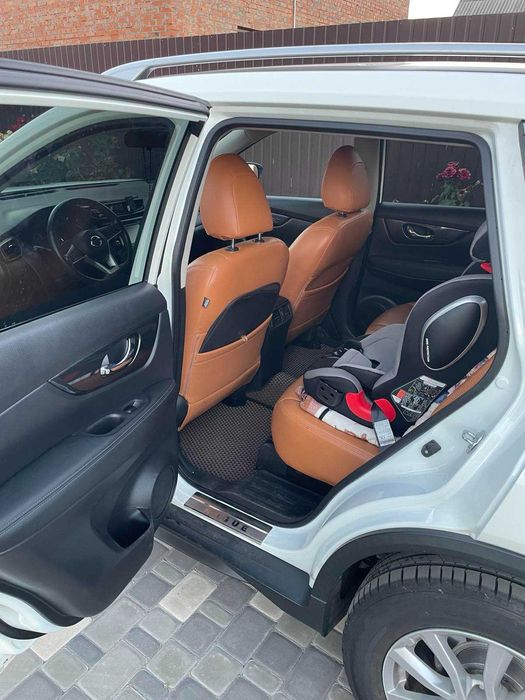 Продам Nissan Rogue