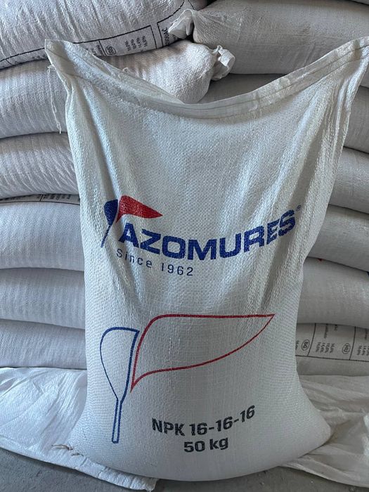 Універсальне добриво Нітроамофоска 16 16 16  50 кг для родючості ґрунт