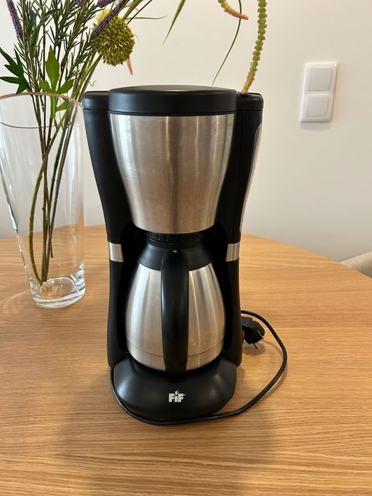 Máquina de Café com Jarra Térmica