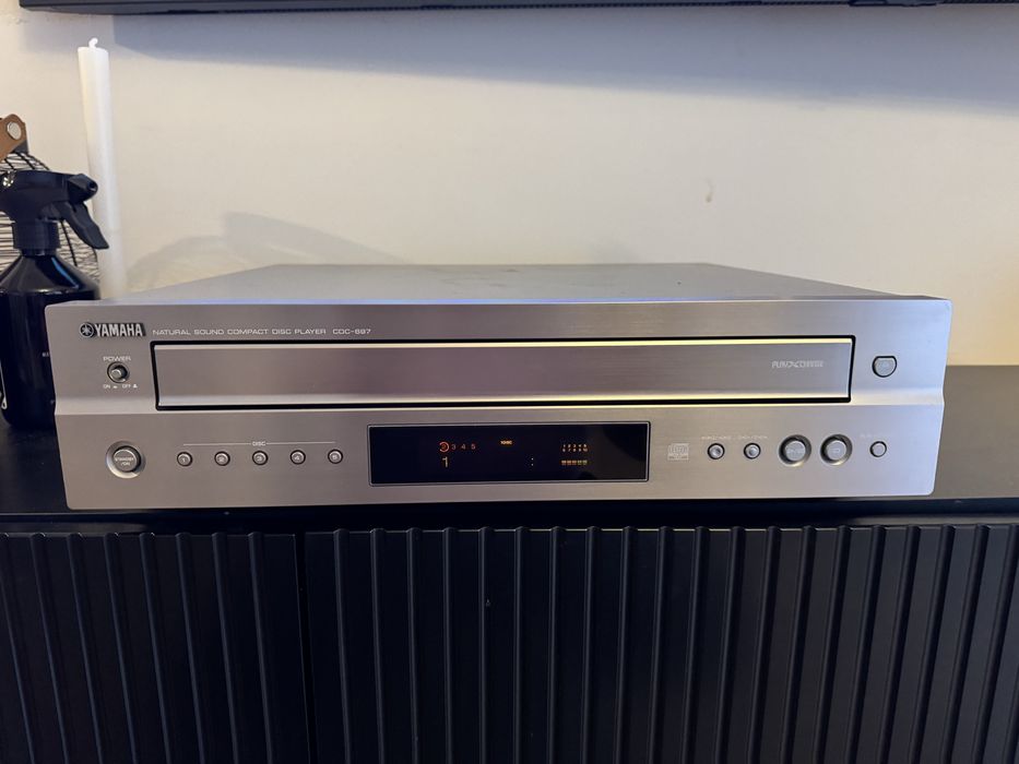 Odtwarzacz CD Yamaha CDC-697