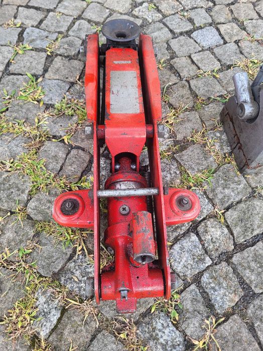 Podnośnik samochodowy