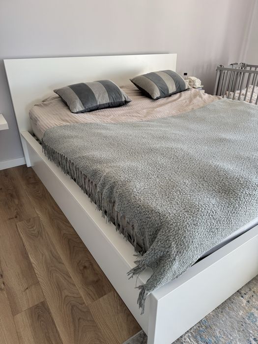Łóżko białe Malm Ikea 180x200