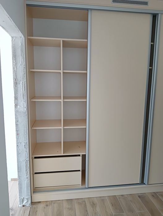 Szafa ubraniowa 253cm×266 cm