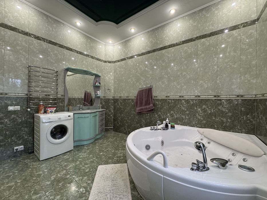 Здається будинок