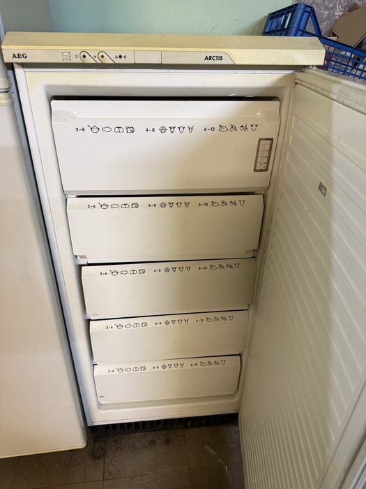 Морозильна камера AEG Arctis 5 шухляд