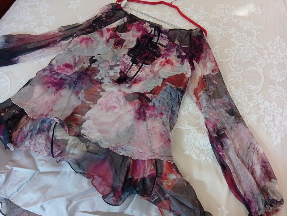 Conjunto saia e blusa de seda Zapa,para ocasiões especiais