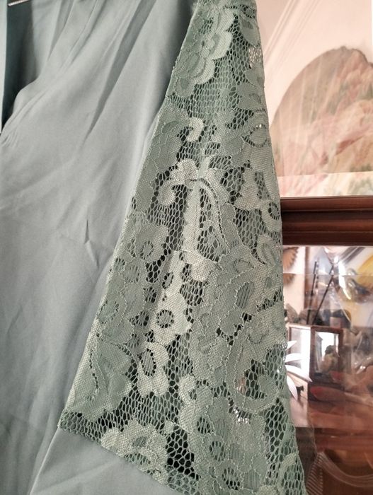 Vendo 3 vestidos nunca usados