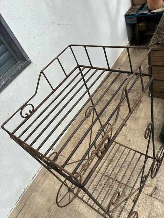Carrinho de jardim/bar em ferro estilo vintage rústico
