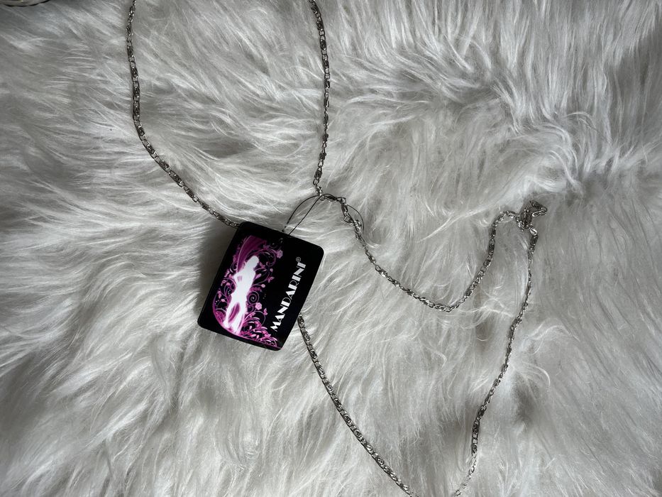 Elegancka mała torebka wizytowa