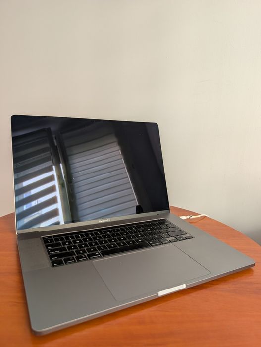 Apple Macbook Pro 16 2019 i9 16/1tb