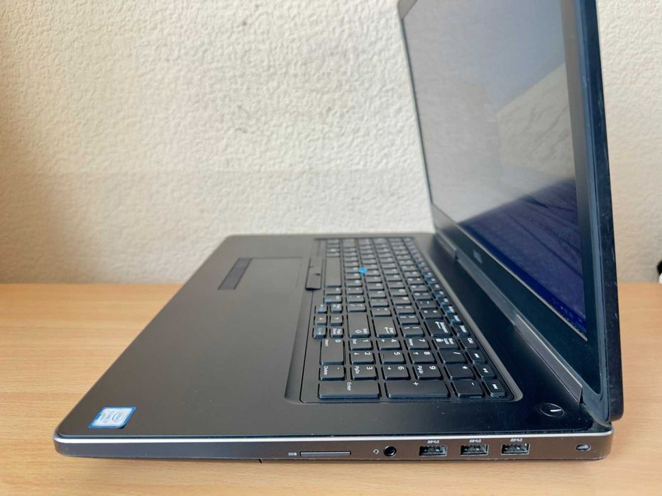 Ігри,3D/Монтаж Dell 7710 17.3"FHD IPS i7-6820HQ/16GB/512SSD/M3000 4GB