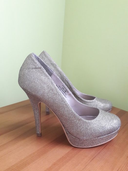 Szpilki/ czółenka złote brokatowe