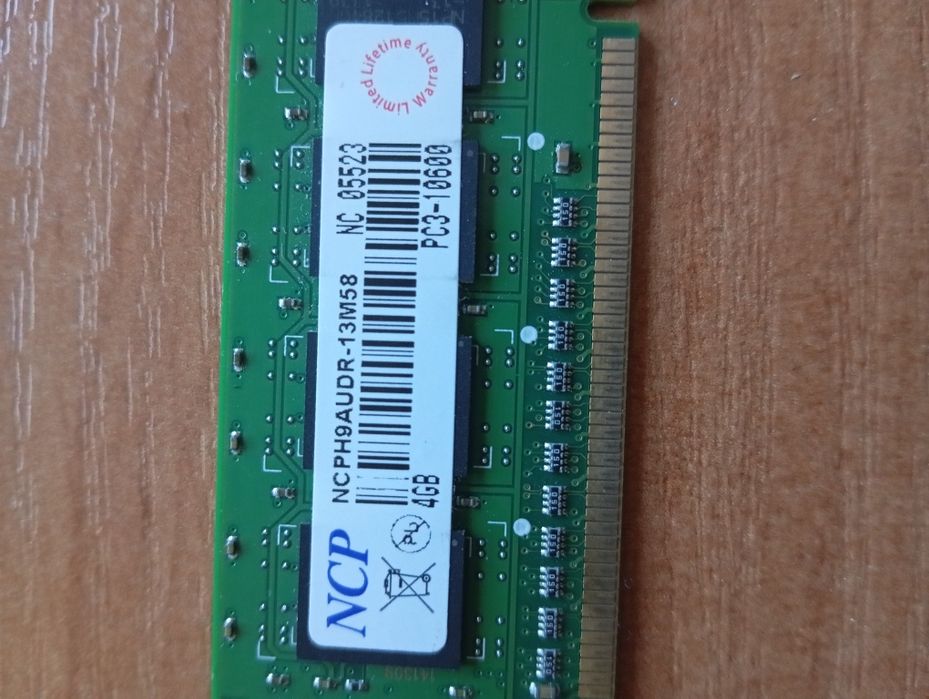 Оперативная память DDR3 на любой вкус 4 и 2GB.