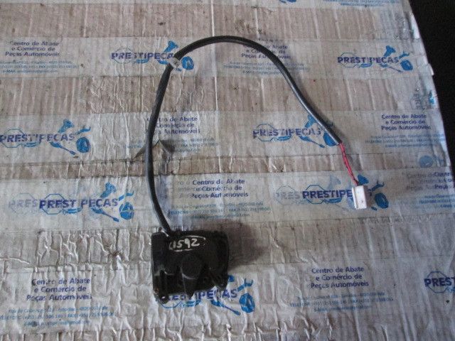 Pistola do fecho da porta frente esquerda MAZDA 323 III (BF)