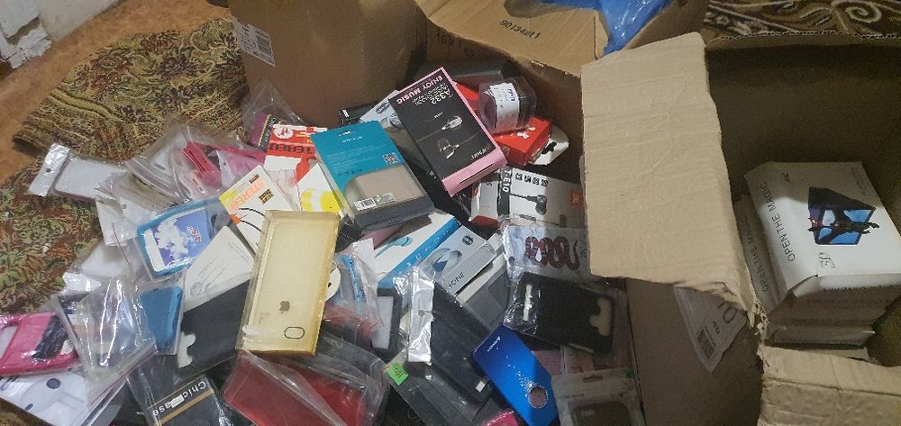 Продам много остатков компьютерных и мобильных аксессуаров