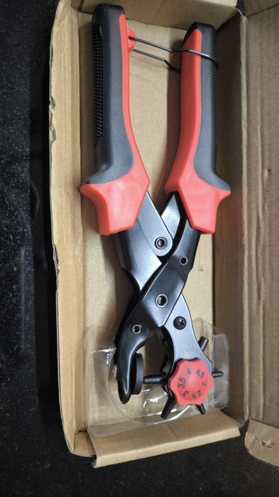 Furador "Pro-Master" para cintos e peles
