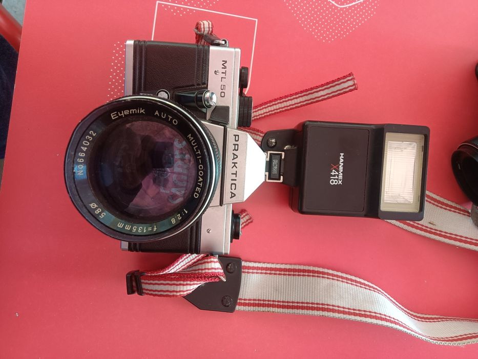 Câmeras vintage 3EHNT ET e PRAKTIKA MTL 50