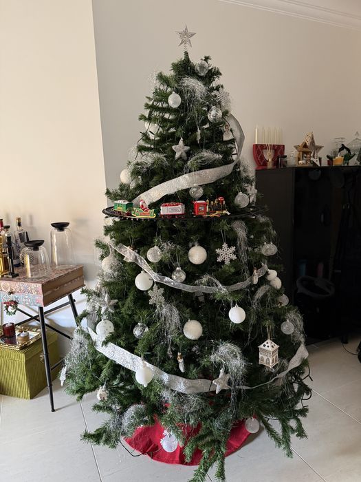 Árvore de Natal verde com 210cm