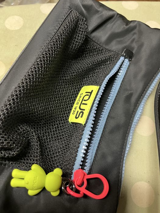 Mala TOUS preta e colorida ursinho