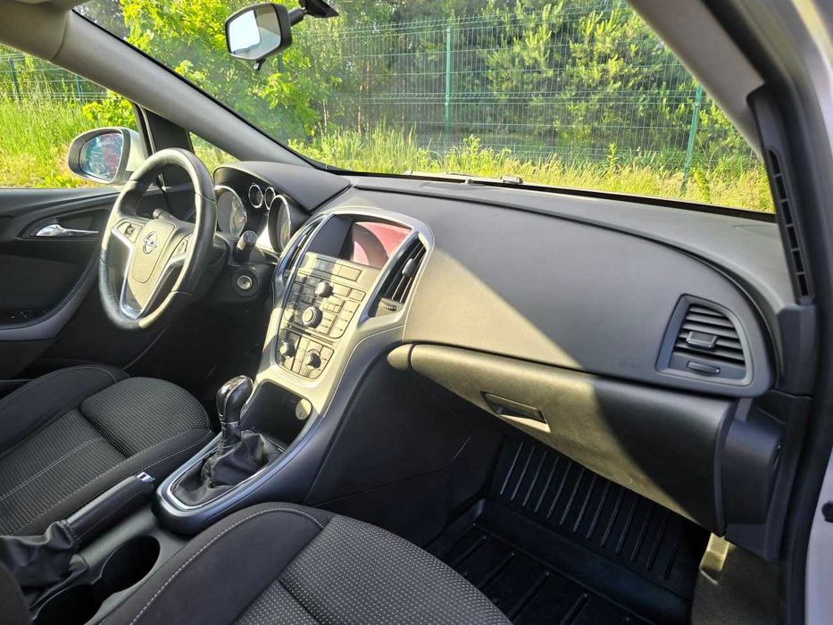 Продам  Opel Astra 2016. Можна в розстрочку, під викуп.