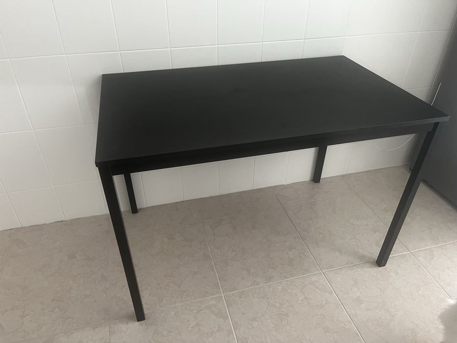 Mesa ikea preta 6 pessoas