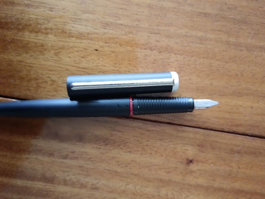 Caneta Rotring Artpen
